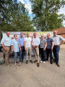 Plakatieren für den Kommunalwahlkampf